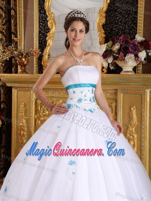 Ball Gown White Strapless Sweet Sixteen Dresses in Chinautla