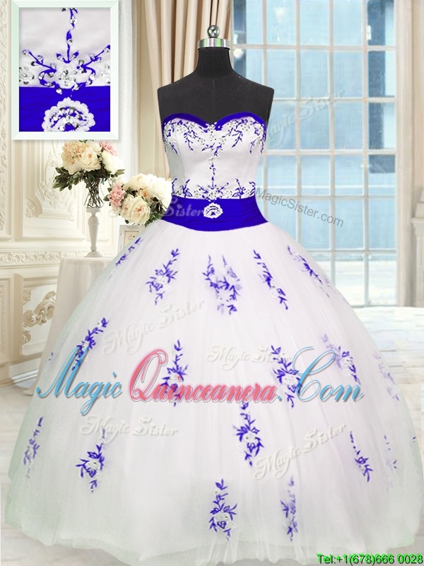 triumph Dazzling Floor Length White Vestidos de Quinceanera Tulle Sleeveless Embroidery and Belt