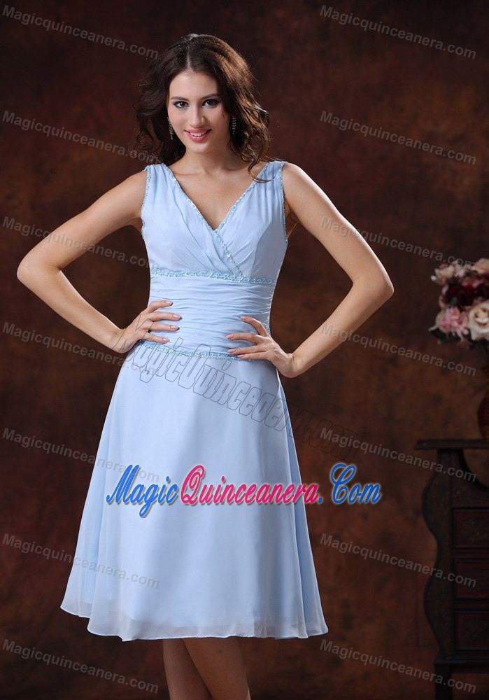 Chiffon V-neck Dama Dress for Quinceanera In Knee-length