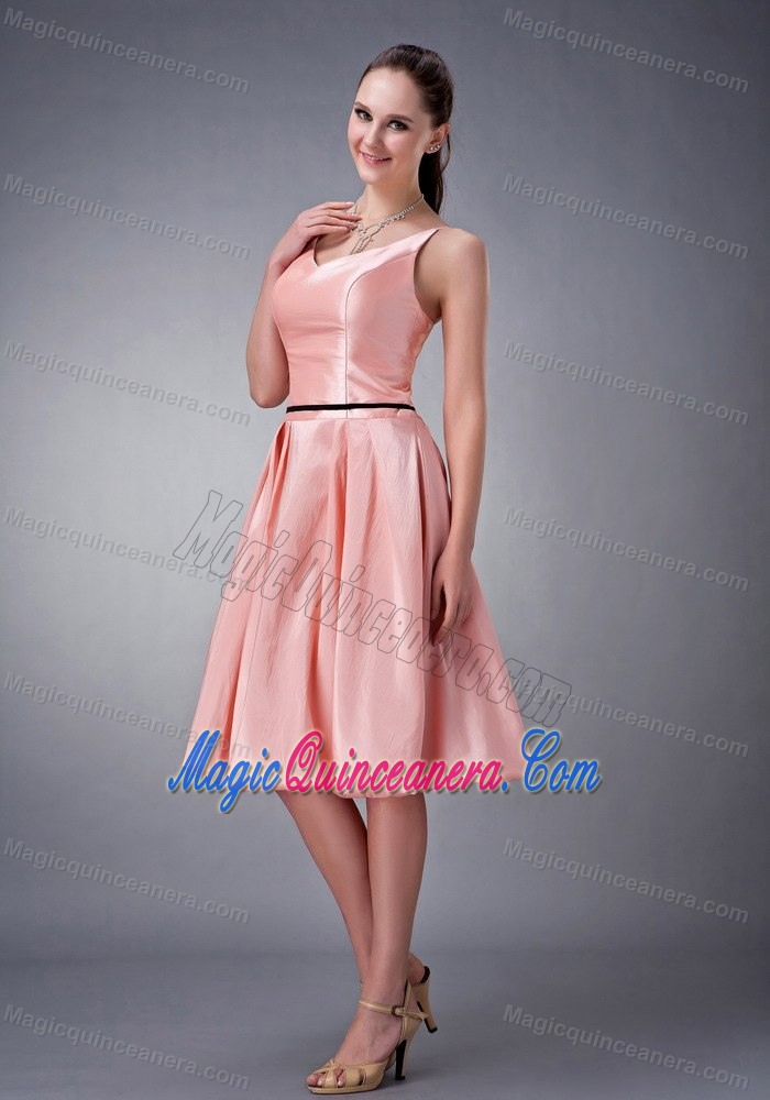 Watermelon V-neck Knee-length Taffeta Dresses for Damas in Cambridge