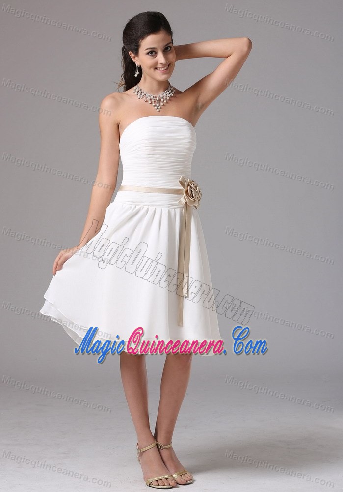 White Strapless Chiffon with Sash Dresses for Damas in Wokingham