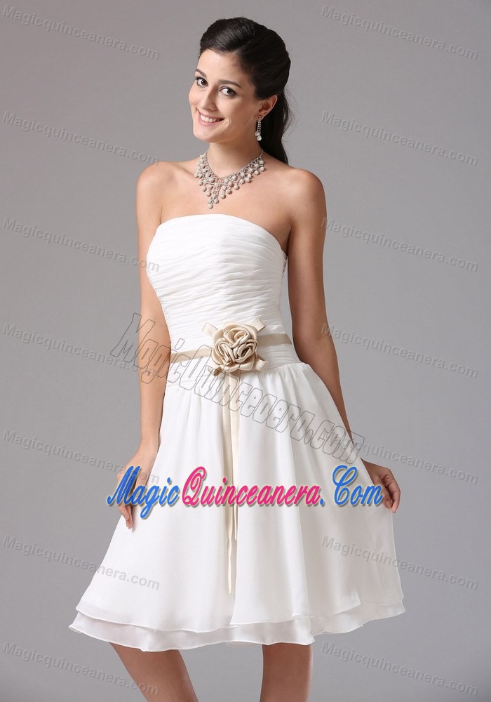 White Strapless Chiffon with Sash Dresses for Damas in Wokingham
