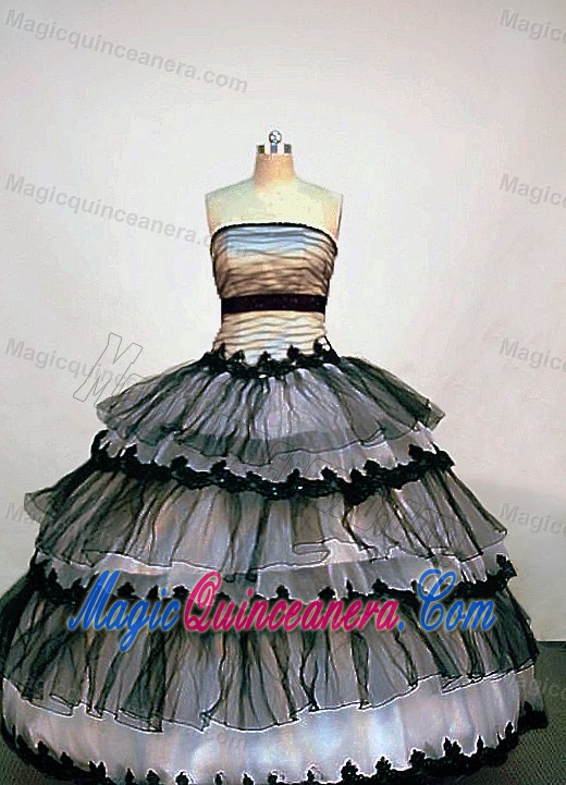 Black and White Cake-like Organza Sweet 15 Dress in London