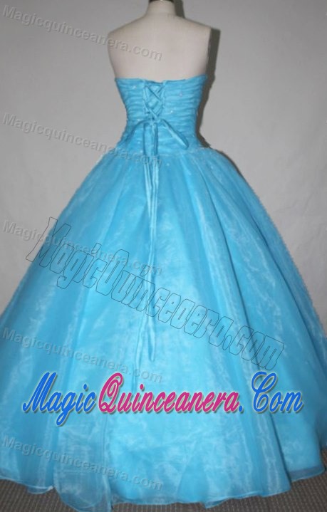 2013 A-line Organza Blue Quinceanera Dress with Appliques