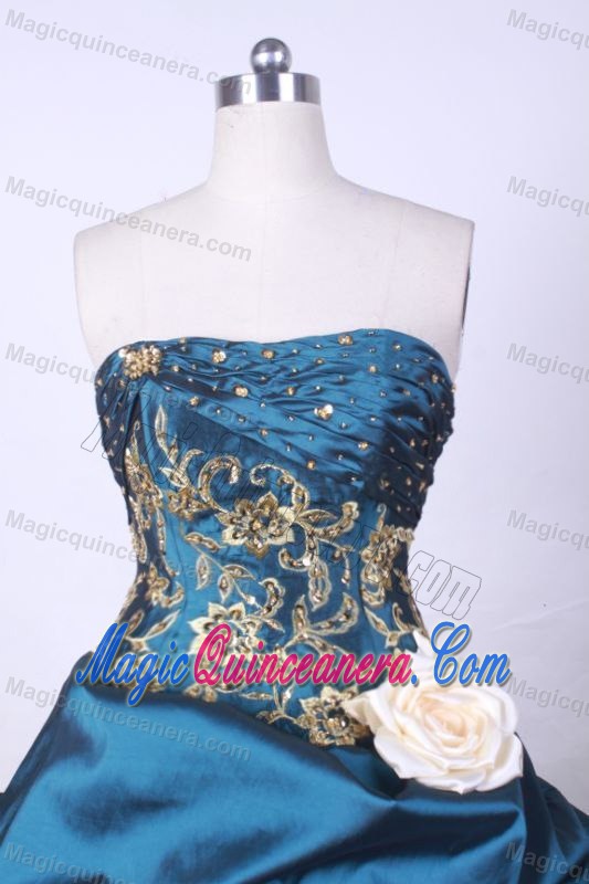 Two-toned Appliques Handle Flower Quinceanera Dress Beaded