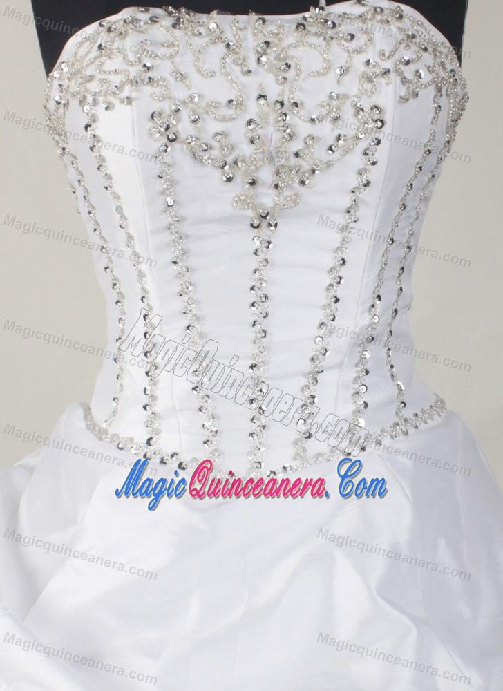 Pick-ups White Beaded Quinceanera Gown Dresses wit Brush Train