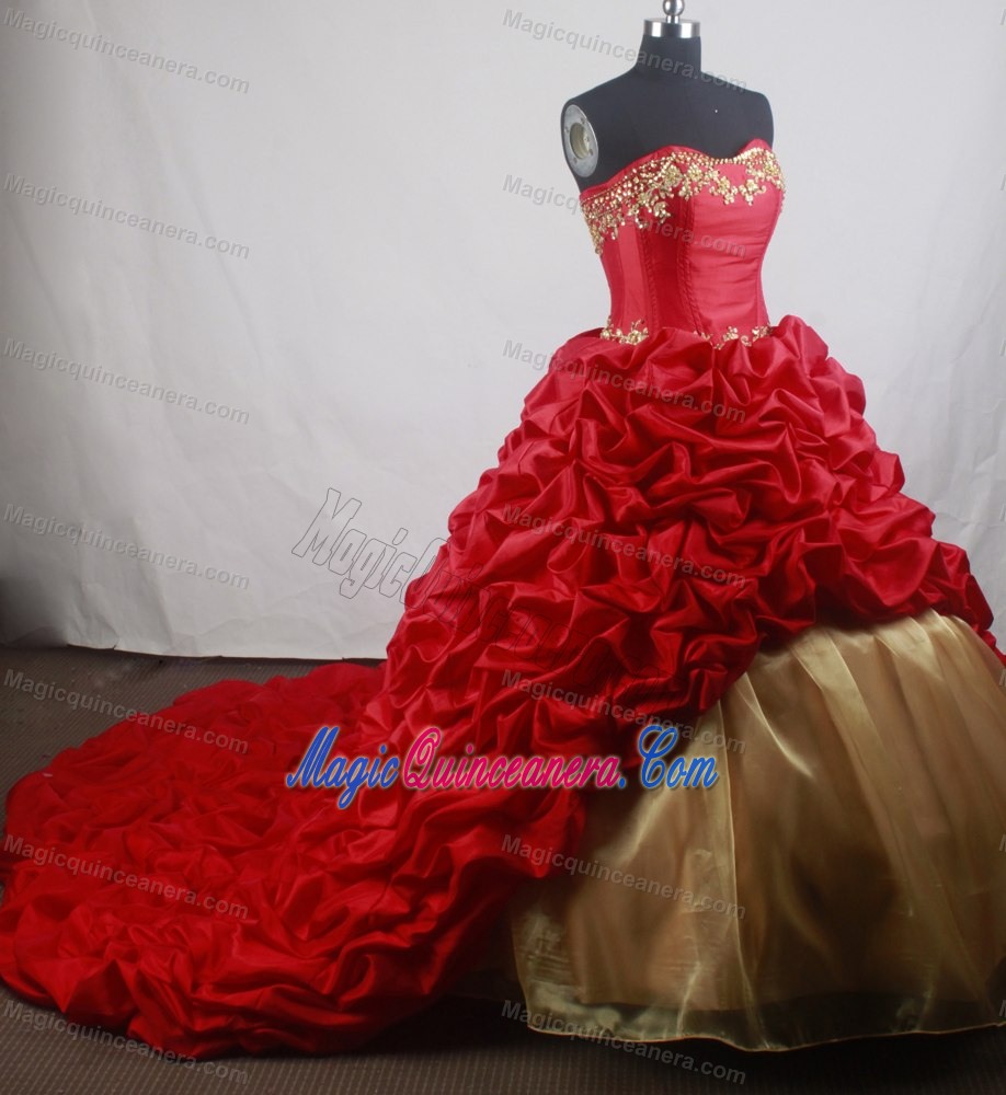 Embroidery Red Taffeta Beaded Quinceanera Dresses with Train