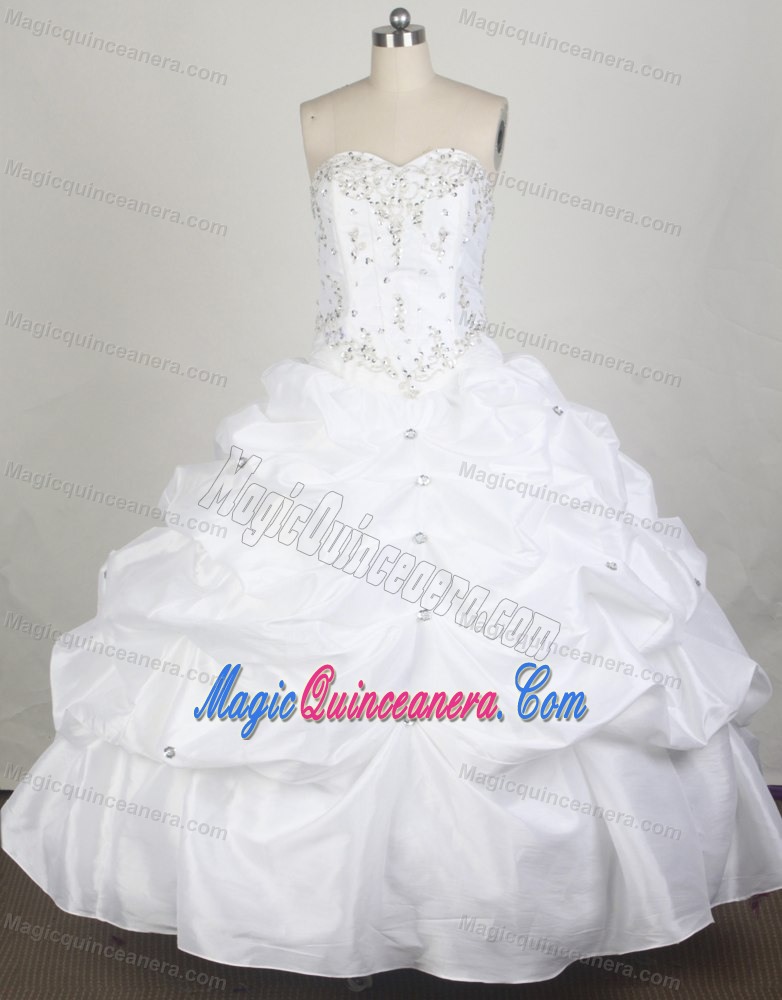 Beading Pick-ups White Sweetheart Sweet 16 Dresses For Quinceanera