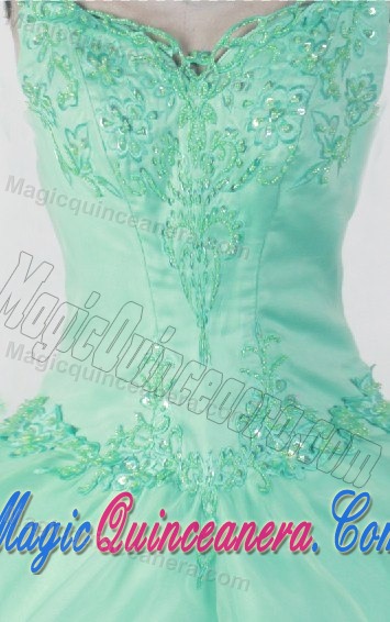 Sweetheart Halter Mint Green Quinceanera Gown with Beading and Appliques