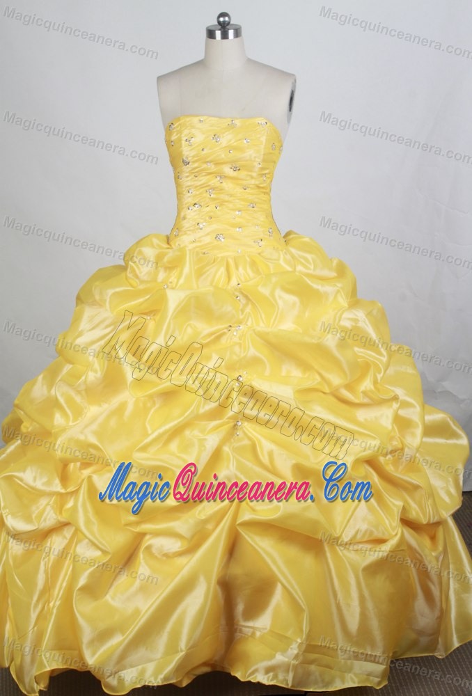 Yellow Strapless Beading Pick-ups Quinceanera Dresses in Puno