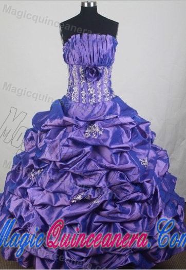 Ruched Purple Appliques Strapless Pick-ups Dresses For a Quinceanera