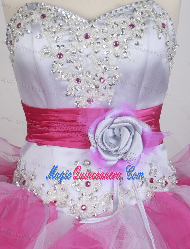 Beading White and Pink Sweetheart Ruffled Quinceanera Dresses