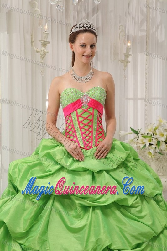 Toluca Mexico Spring Green Sweetheart Quinceanera Gowns Pick ups