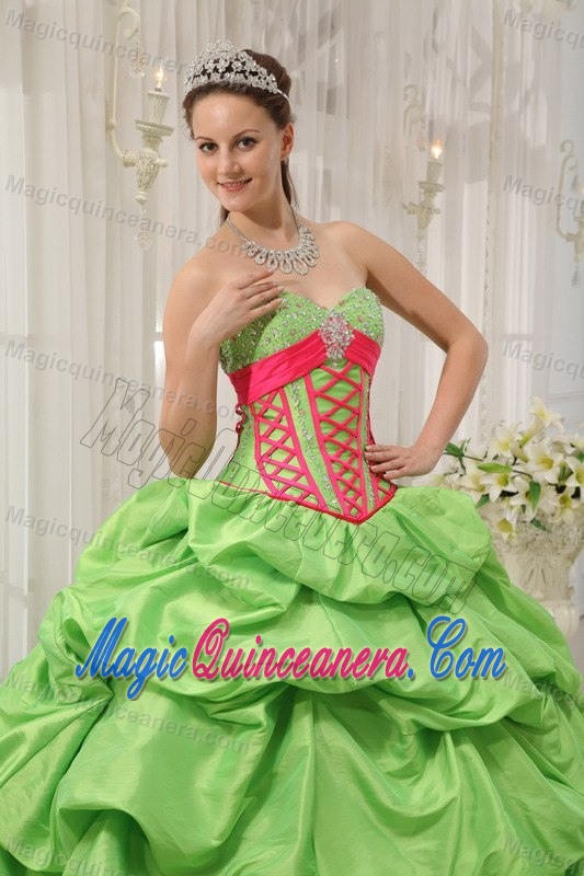 Toluca Mexico Spring Green Sweetheart Quinceanera Gowns Pick ups
