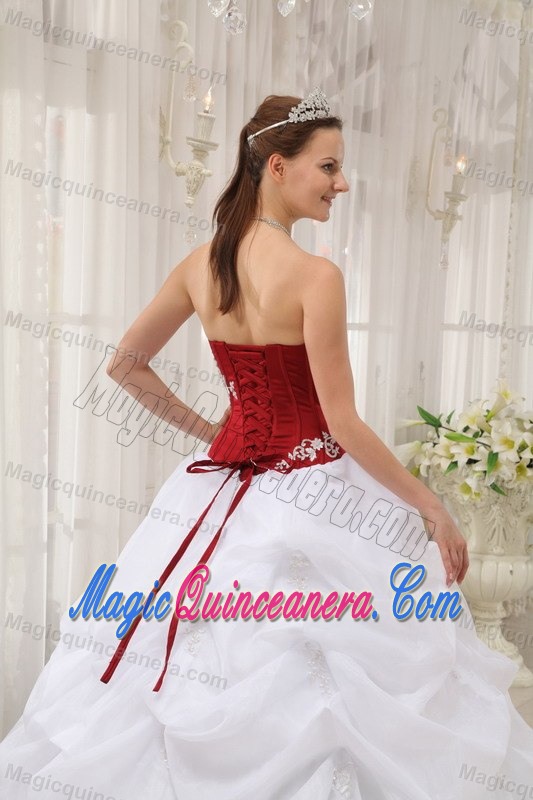 Wine Red and White Dresses for 15 with Appliques and Pick ups