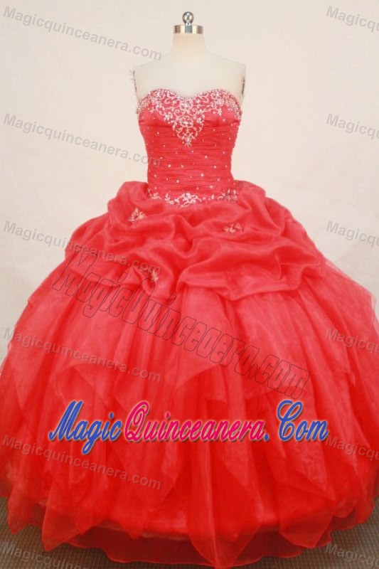 2013 Red Sweetheart Quinceanera Dresses with Appliques and Beading