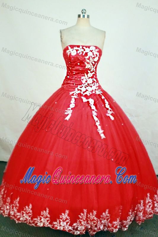 2013 Ruching Strapless Red Quinceanera Gown Dresses with Appliques