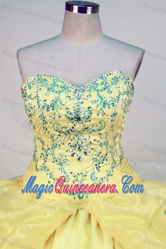 Appliques and Beading Sweetheart Quinceanera Dresses with Pick-ups