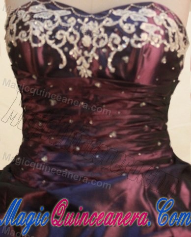 Ruching Sweetheart Taffeta Embroidery Quinceanera Dress in Burgundy