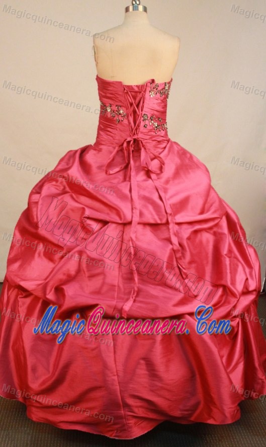 2013 A-line Red Strapless Embroidery Taffeta Quinceanera Gown Dresses