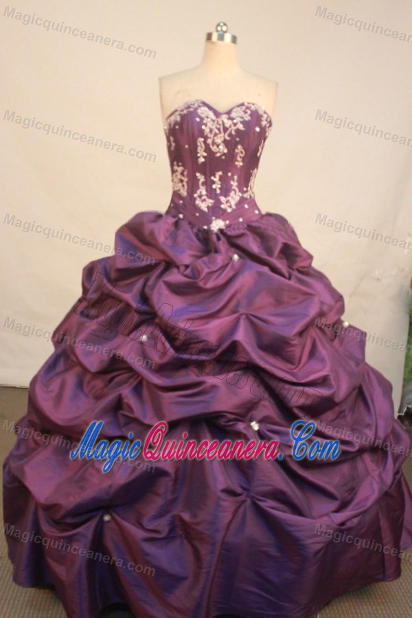 Appliques Sweetheart Pick-ups Taffeta Purple Dress For Quinceanera