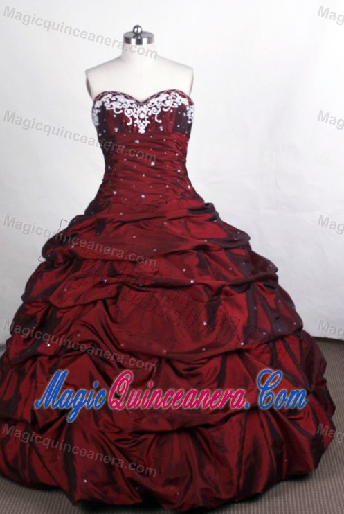 Pick-ups and Appliques Sweetheart Taffeta Beading Quinceanera Gown