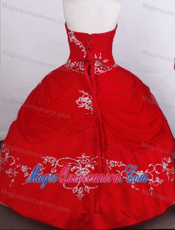 Appliques and Ruche Strapless Floor-length Tulle Red Quinceanera Dress