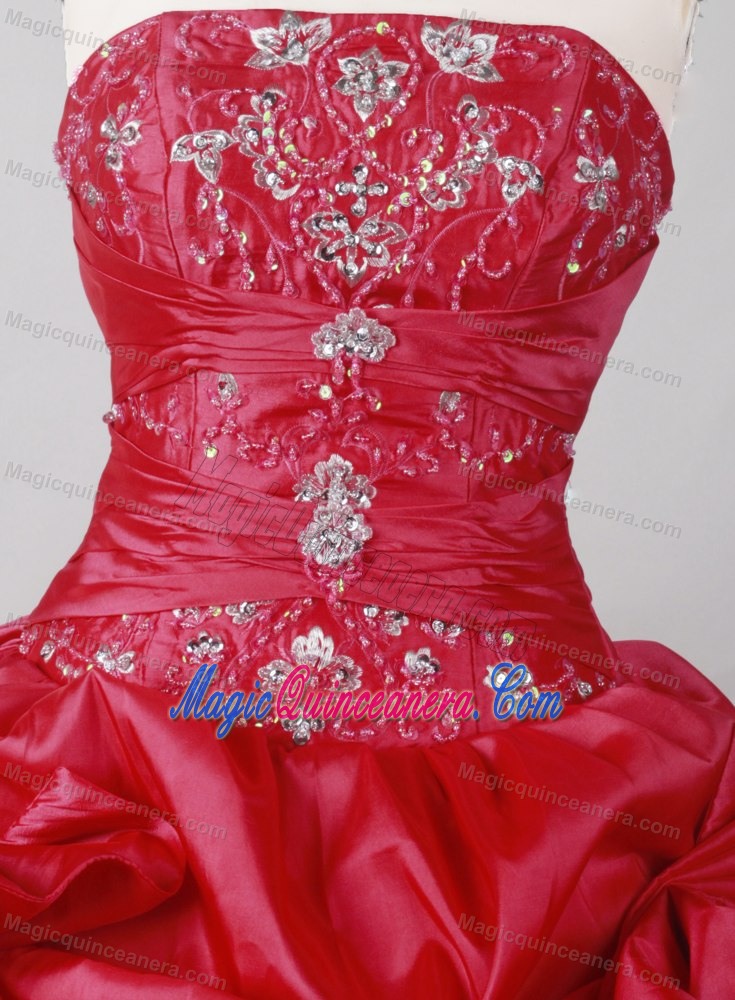 Ruche and Pick-ups Beading Floor-length Quinceanera Dress in Red