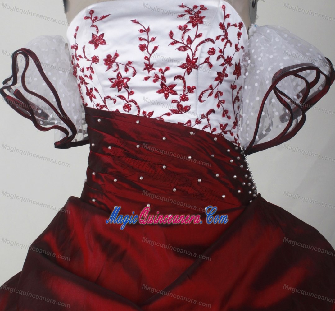 Pick-ups Burgundy Strapless Taffeta Quinceanera Dress with Appliques