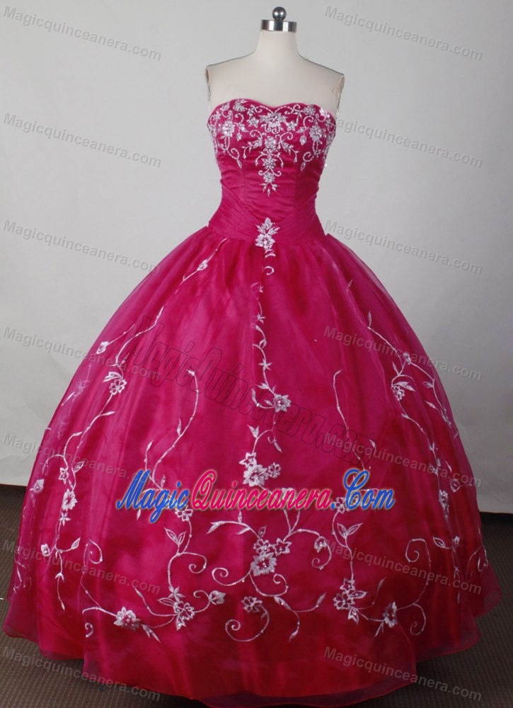 Magenta Cheap Strapless Appliques Taffeta Dresses For a Quinceanera