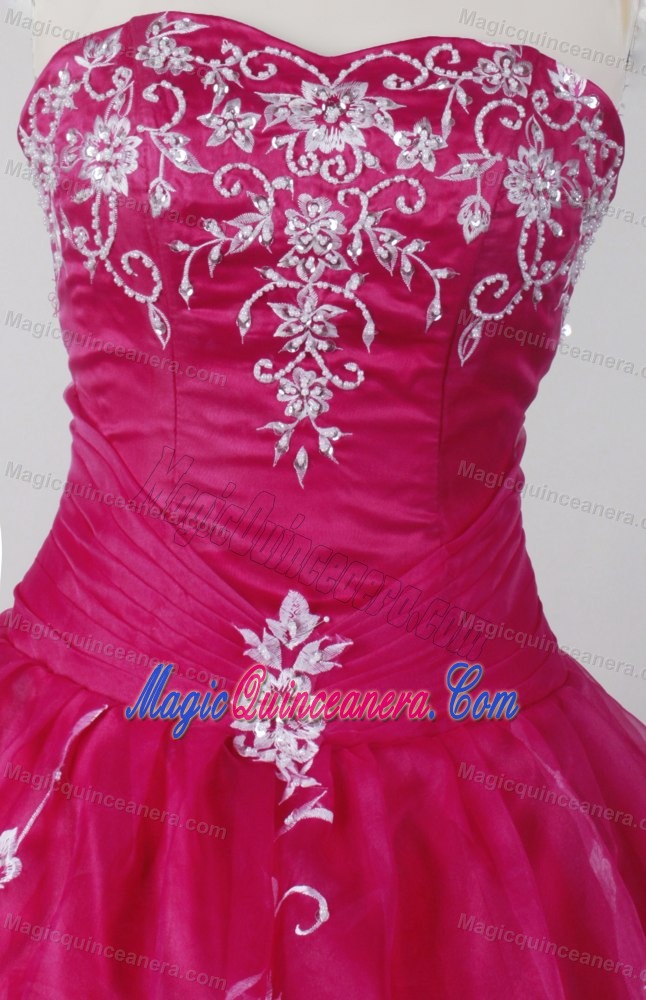 Magenta Cheap Strapless Appliques Taffeta Dresses For a Quinceanera