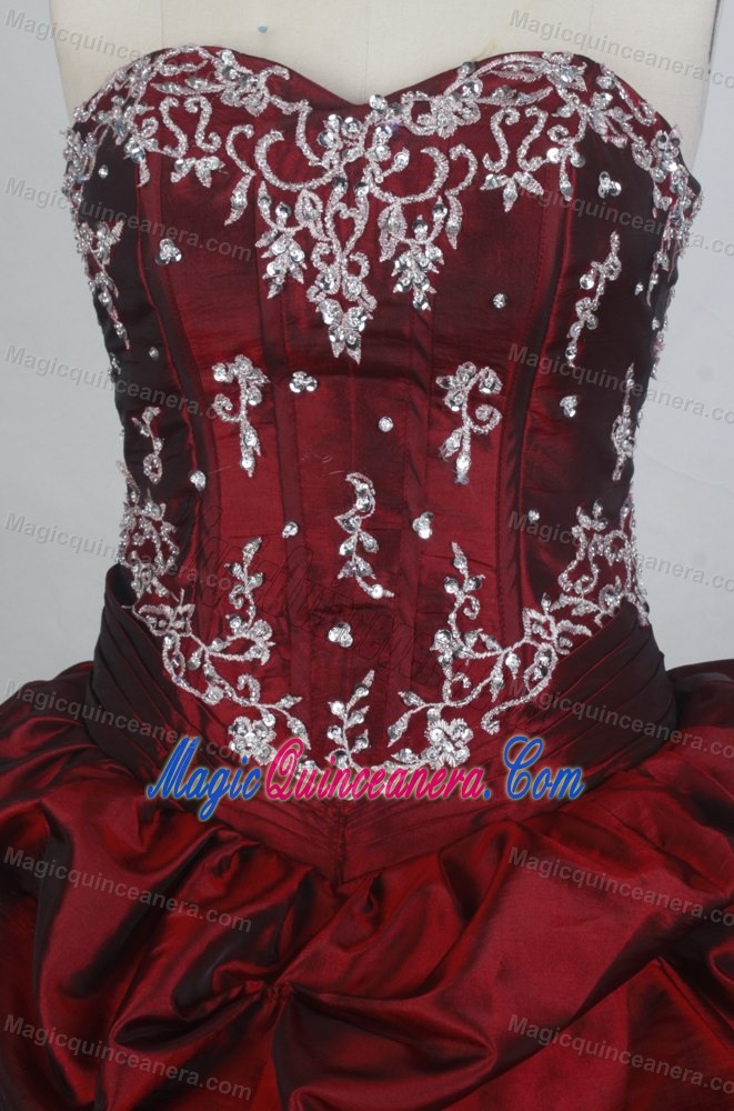 Burgundy Waving Ruffles Quinceanera Dress with White Appliques