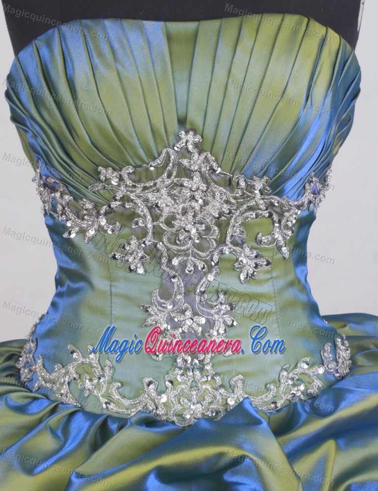 Green Appliques Sweet Sixteen Dresses Made in Taffeta and Organza