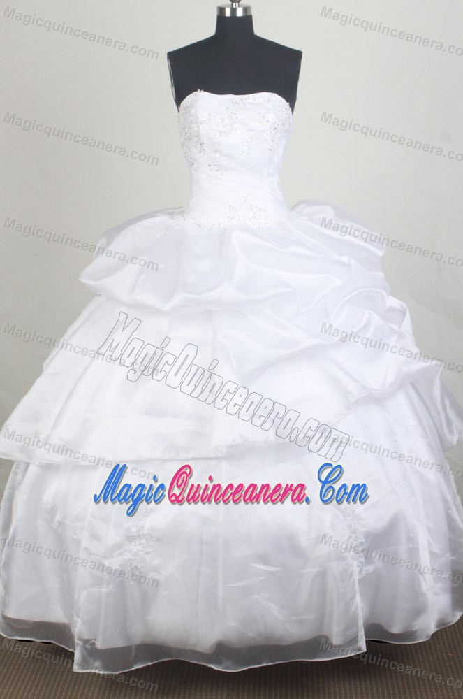White Layered Ruffles Dresses for A Quinceanera in Bahia Blanca