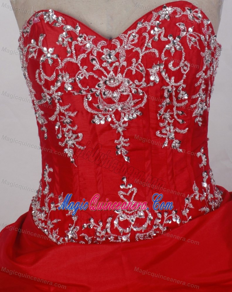 White Appliques and Handle Flowers for Red Sweet Sixteen Dresses