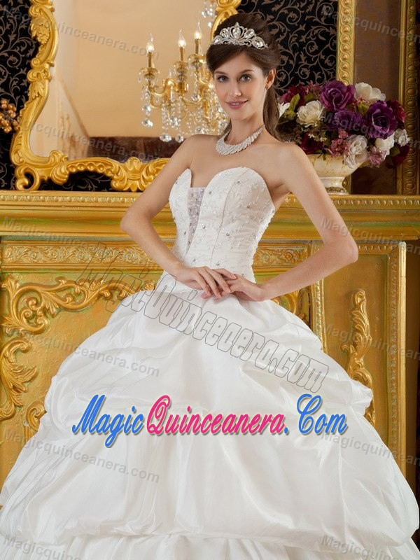 Mexico City Beaded White Taffeta Quinceanera Dresses with Pick ups