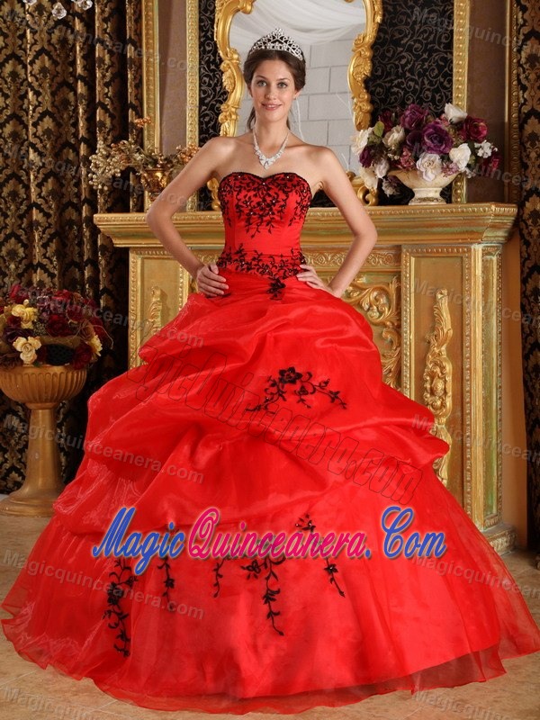 Red Organza Dress For Quinceanera with Black Embroidery in Auckland