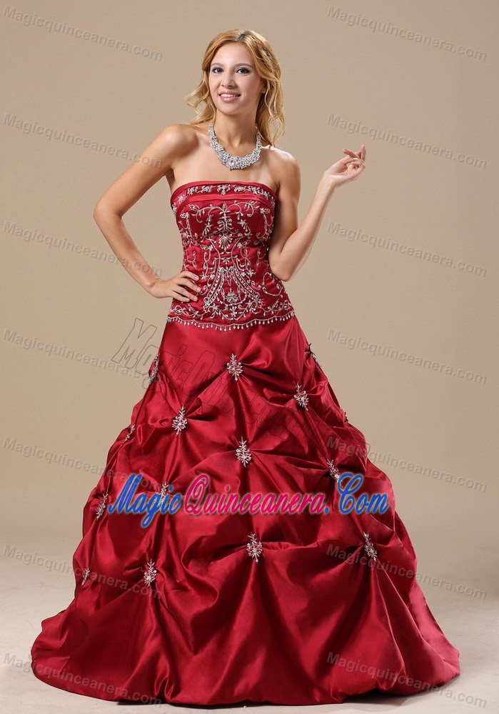 Wine Red Pick Ups Taffeta Appliques Quinceanera Gown in Newry