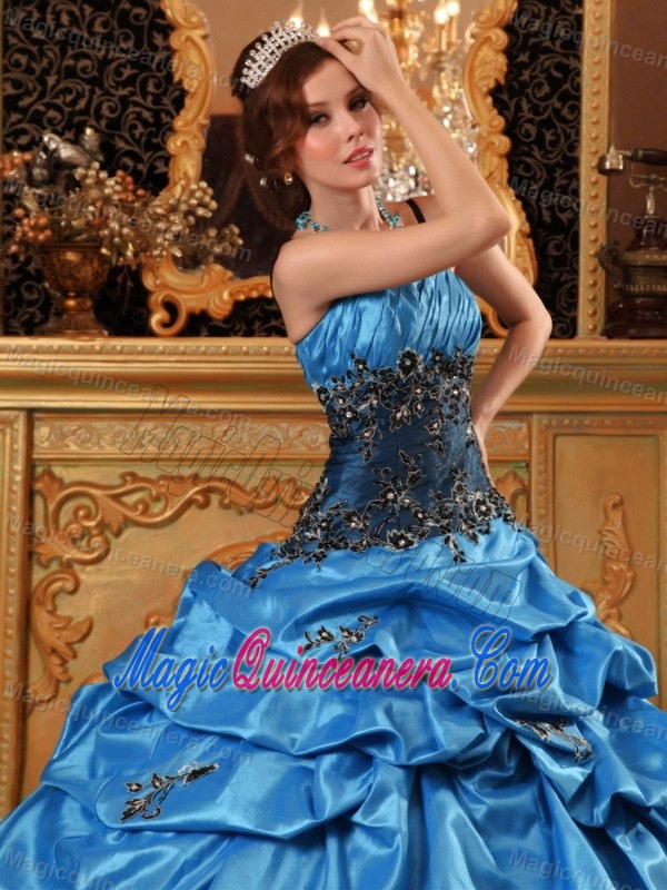 Blue Spaghetti Straps Taffeta Appliques Quinceanera Gown in Belfast