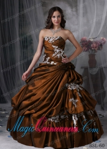 Cheap Brown Ball Gown Strapless Taffeta Quinceanera Dress with Appliques