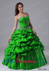 2013 Ball Gown Pick-ups Dramatic Quinceanera Dress With Beading and Ruching