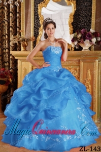 Ball Gown Strapless Floor-length Aqua Blue Organza Fashion Quinceanera Dress with Embroidery