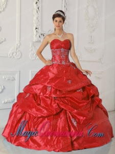 Ball Gown Sweetheart Taffeta Fashion Quinceanera Dress with Appliques in Red