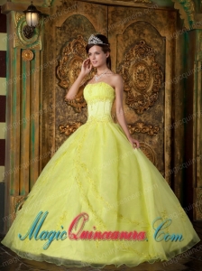 Discount Quinceanera Dresses In Yellow Ball Gown Strapless With Appliques Organza