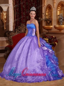 Purple Ball Gown Strapless Organza Fashion Quinceanera Dress with Embroidery