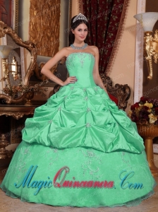 Apple Green Ball Gown Strapless Quinceanera Dress with Beading