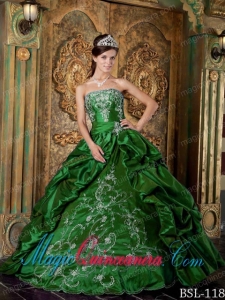 Green Ball Gown Strapless Vintage Taffeta Embroidery Quinceanera Dress