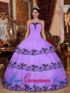 Lavender Ball Gown Strapless Vintage Organza Lace Quinceanera Gowns with Appliques