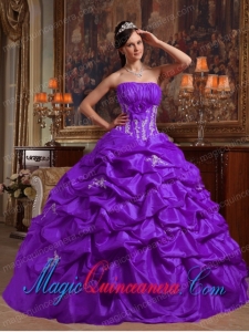 Purple Ball Gown Strapless Vintage Taffeta Quinceanera Gowns with Appliques