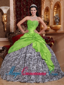 Spring Green Sweetheart Ball Gown Vintage Taffeta and Zebra Beading Sweet 16 Gowns